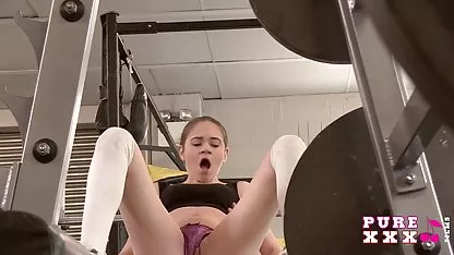Fügen Sie drei gute Freunde, free hd sexfilme die abwechselnd in einem G