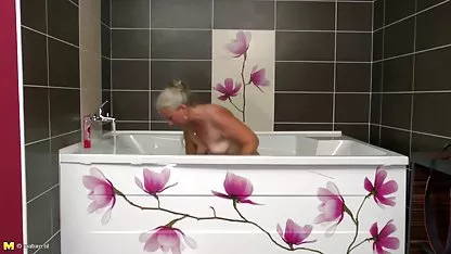 Crazy Süchtige Schlampe Wird Gefickt hd pornofilme kostenlos Und Cum Beine