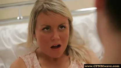 Tied up baby getragen und missbraucht ein Bündel deutsche pornofilme in hd von perversen