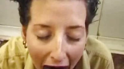 Hübsche hd pornofilme gratis Brünette reitet meinen großen Schwanz im freien